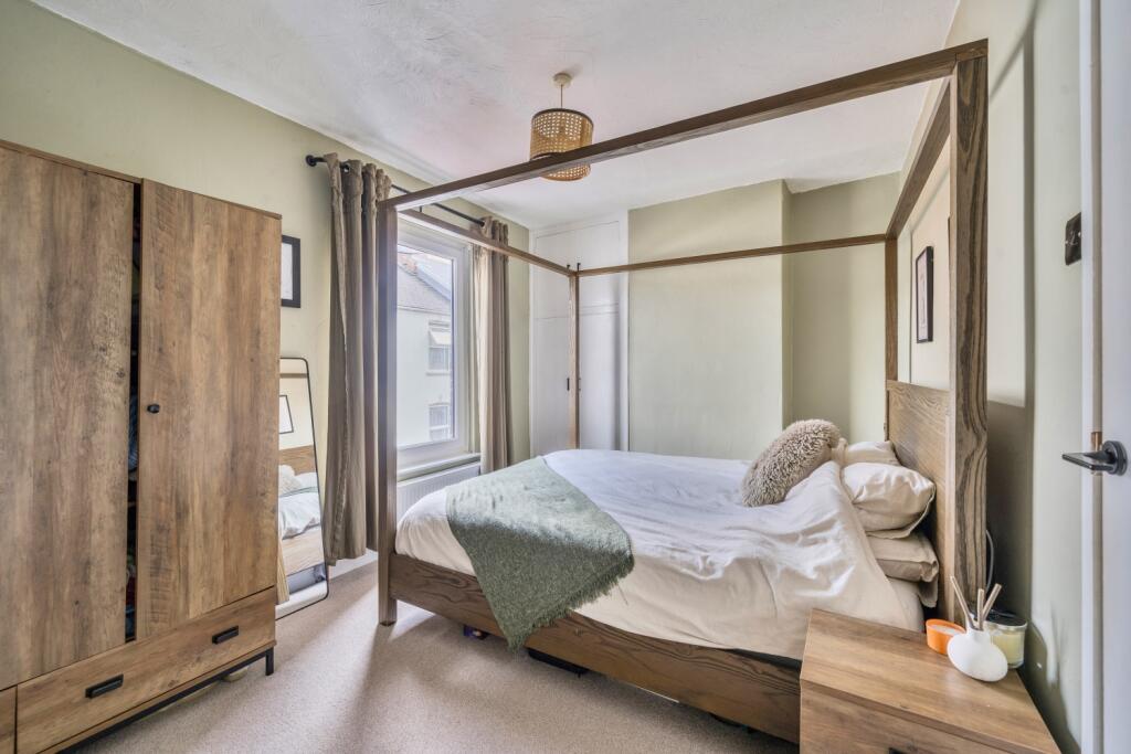 1353771-7-68c430a64d024