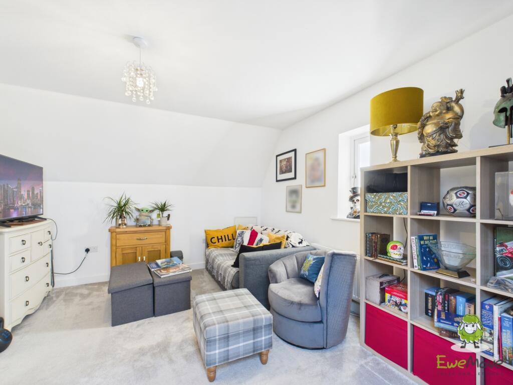 EweMove Estate Agents Basingstoke - Fairway Road 