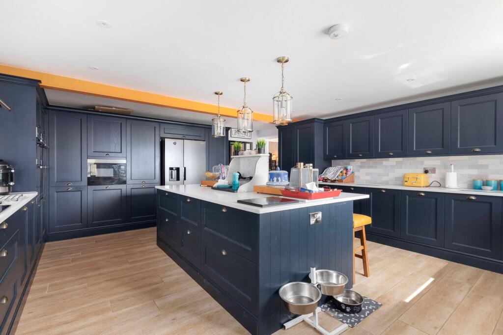 KITCHEN/BREAKFAST ROOM AND DINING ROOM