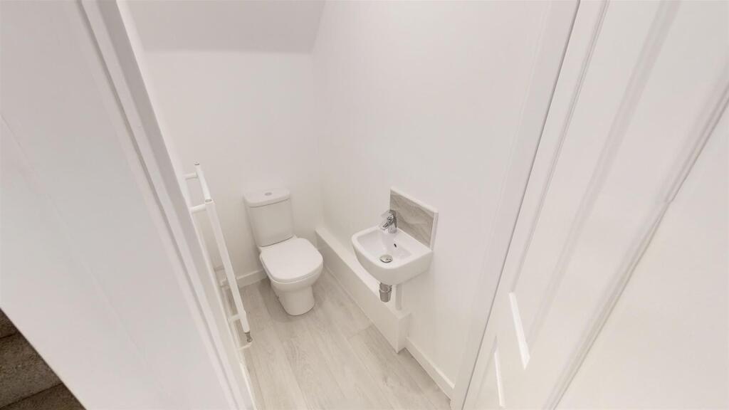 Ground floor w/c