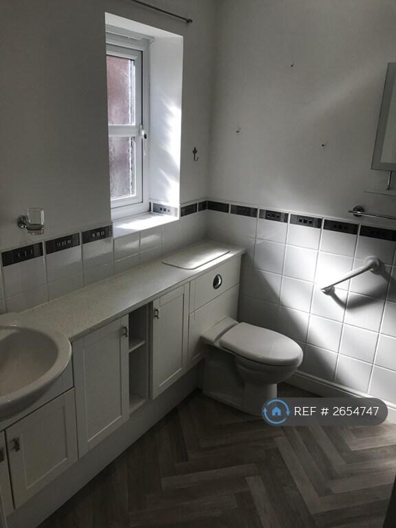 Ensuite - View 1