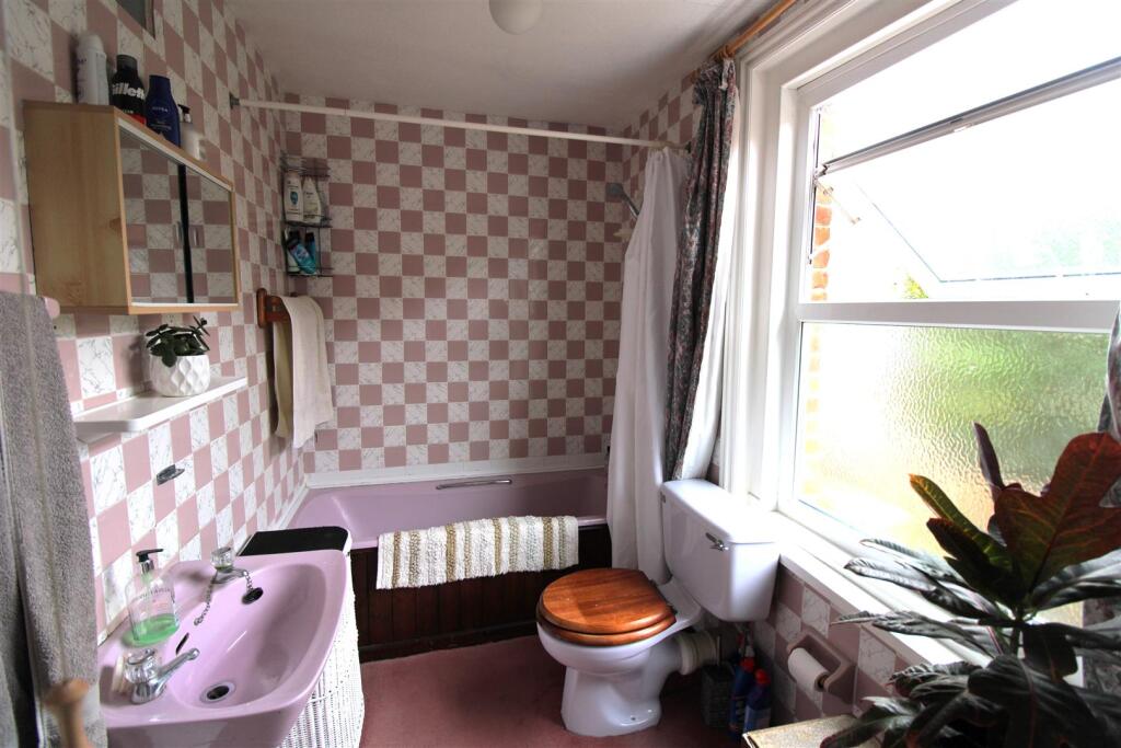 newroom3.JPG