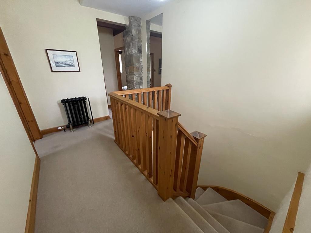 STAIRCASE TO FIRST FLOOR