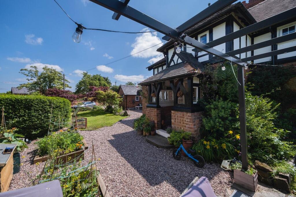 3 Manor Cottages-035.JPG