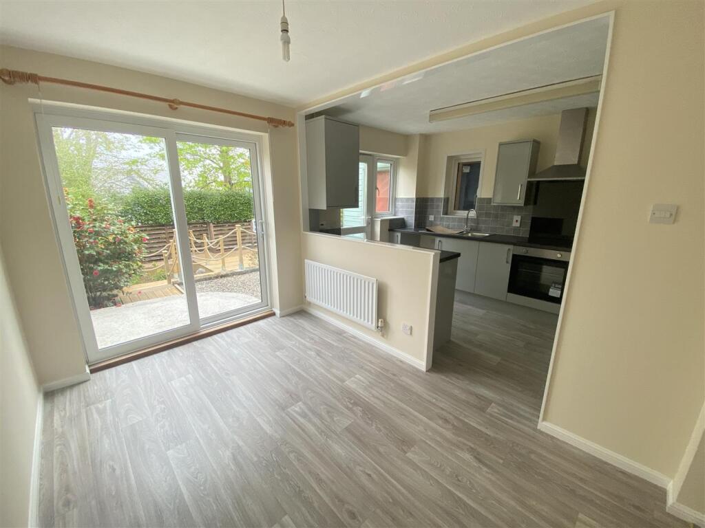 Dining room &amp; Kitchen