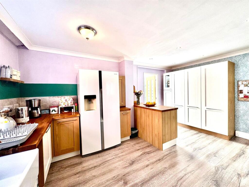 WhatsApp Image 2025-09-26 at 14.08.15 (6).jpeg