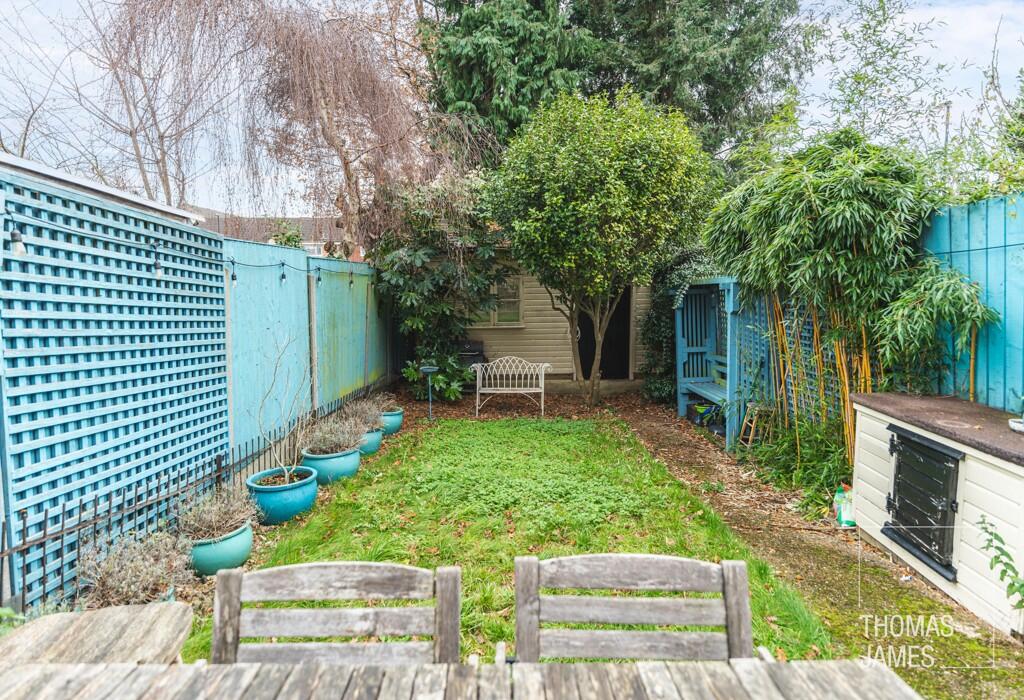 Turkey Street, secluded garden