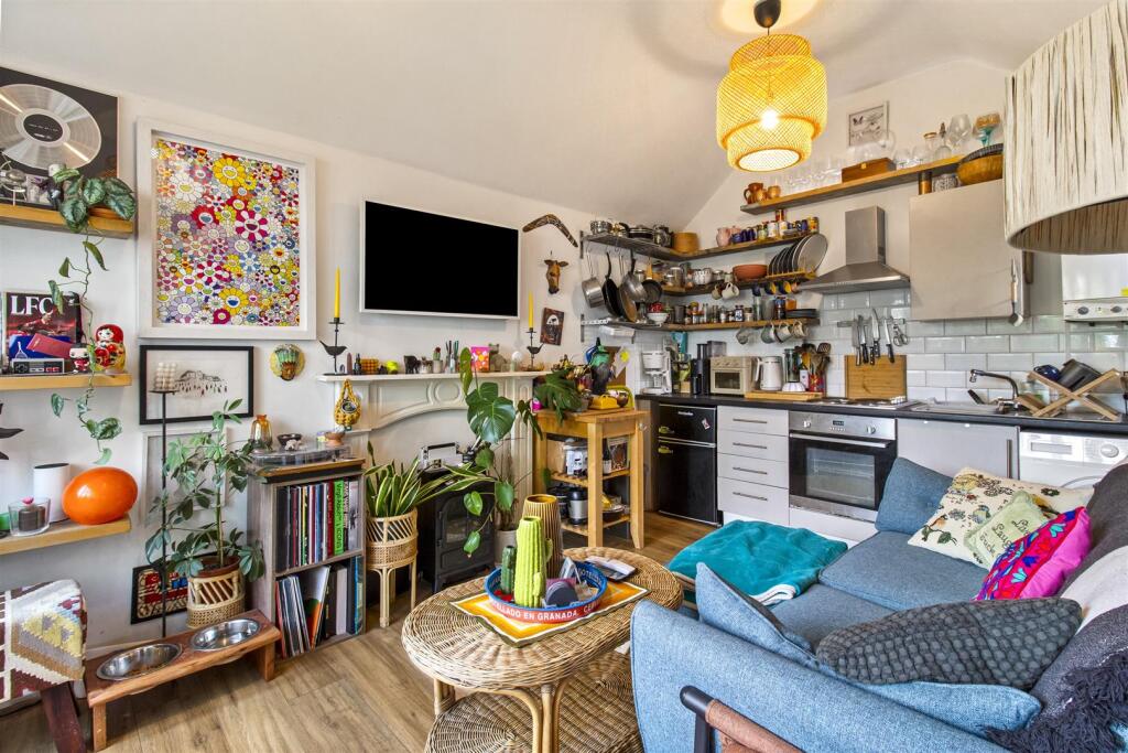 13c Tennyson Road_006.JPG