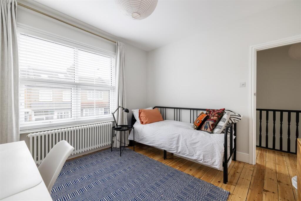 Fourth Avenue E12