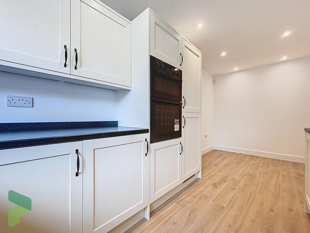 Fitted Dining Kit...