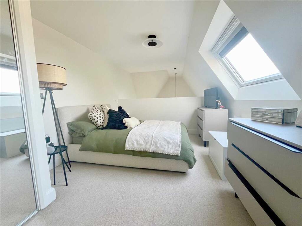 MEZZAININE BEDROOM