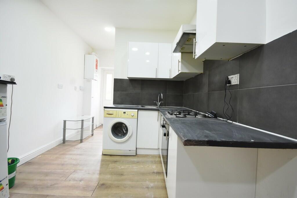 Kitchen 1-min