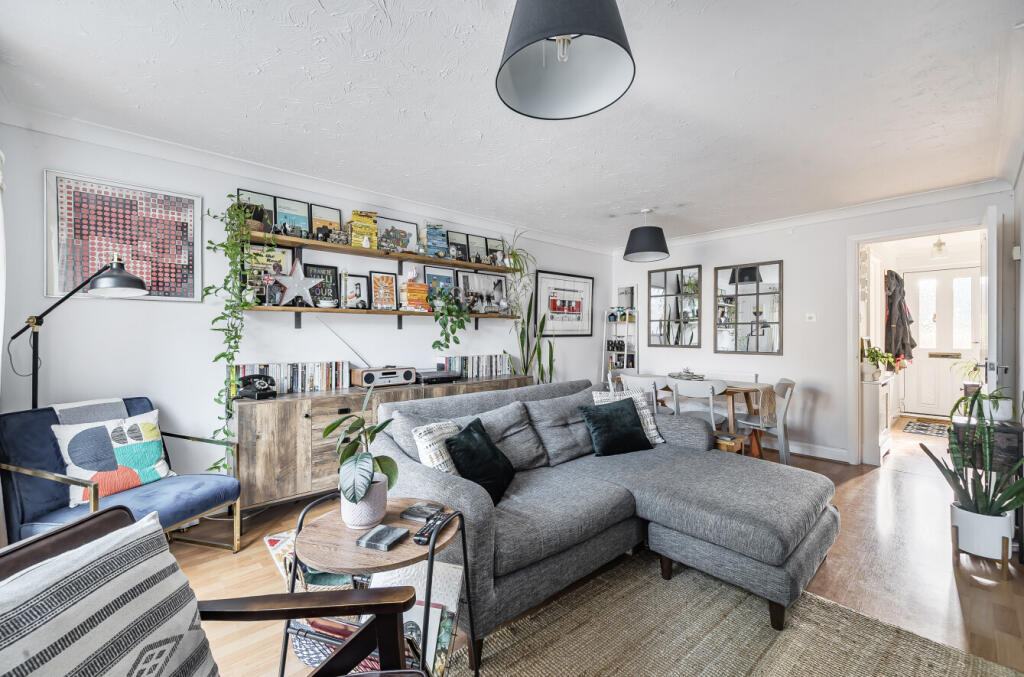 1347990-12-68b804...