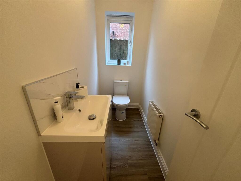 Guest Cloak Room/WC
