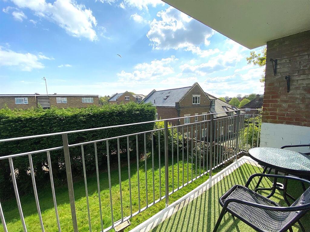 10 Brampton Ct - Balcony1.jpg