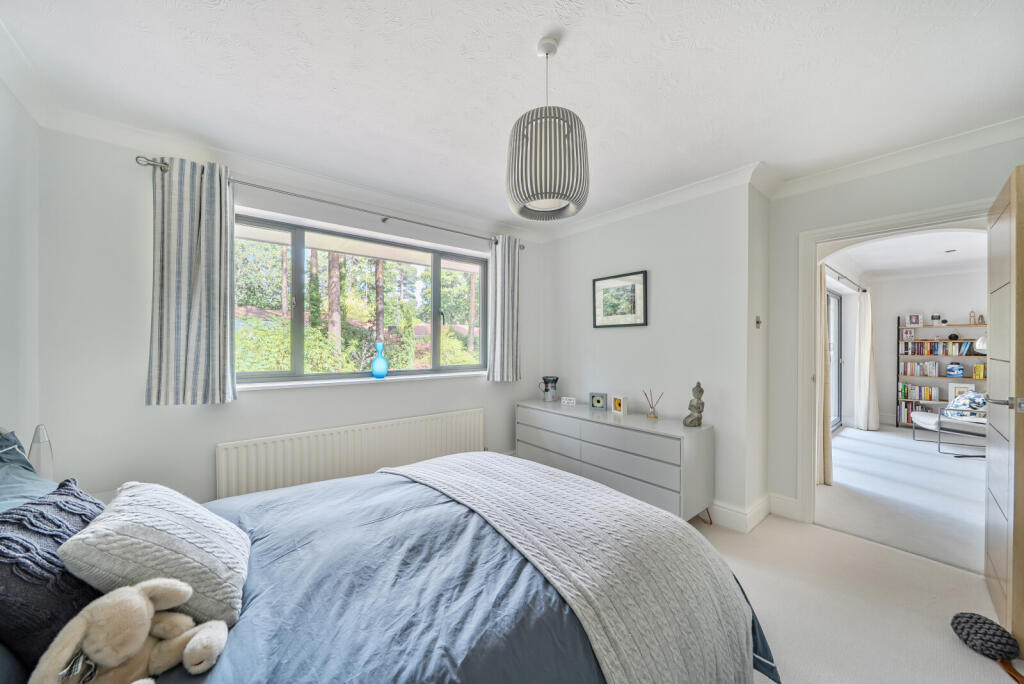 1348601-22-68bf21...