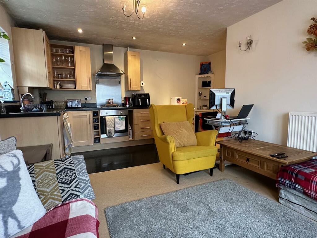 40 Manorhouse 4.jpg