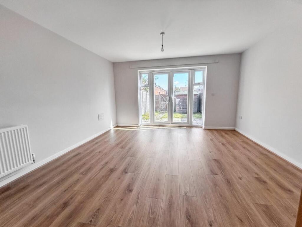 Living room 1.jpg