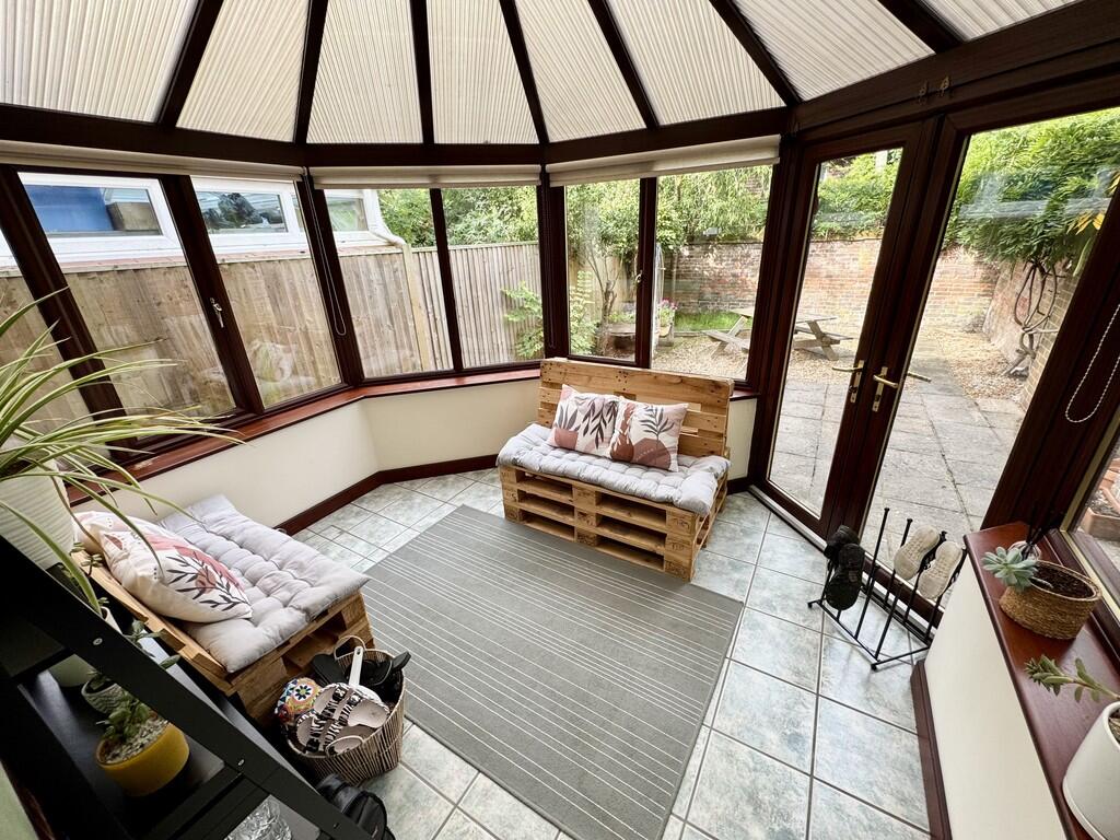 16 Little Manor G...