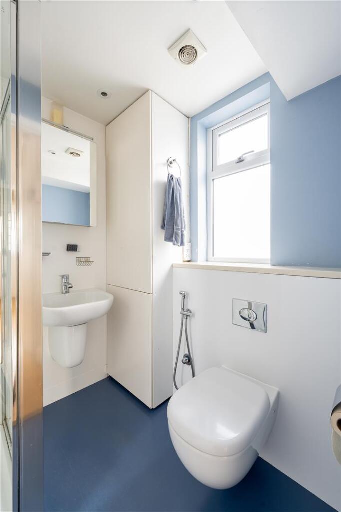 Elmcroft Close E11