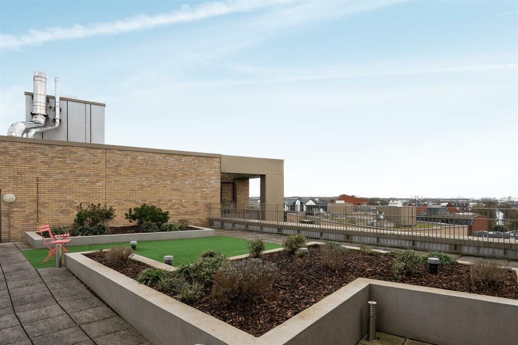 Communal Roof Terrace
