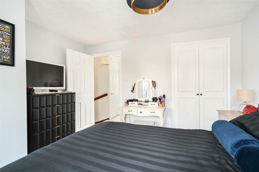 brackenbury-close-bn41 (16).jpg