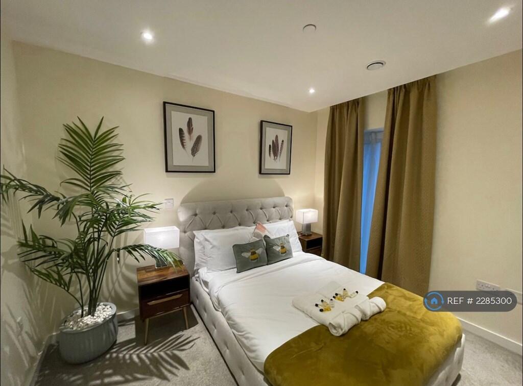 2nd Bedroom With Queen Size Bed