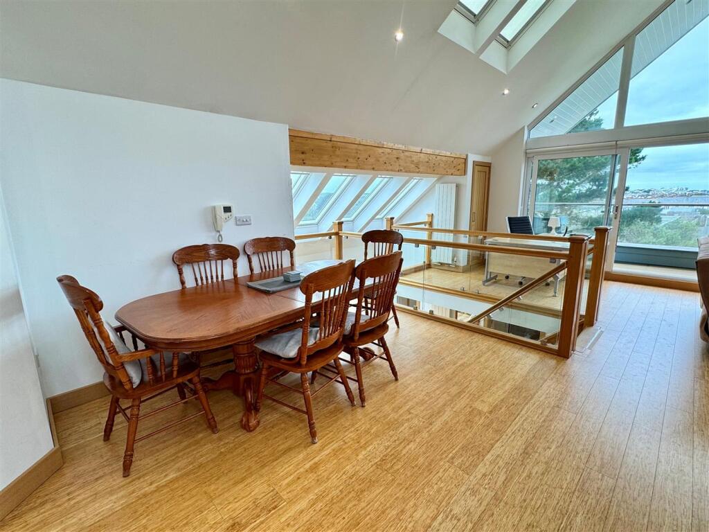 Caledonian House Dining Area