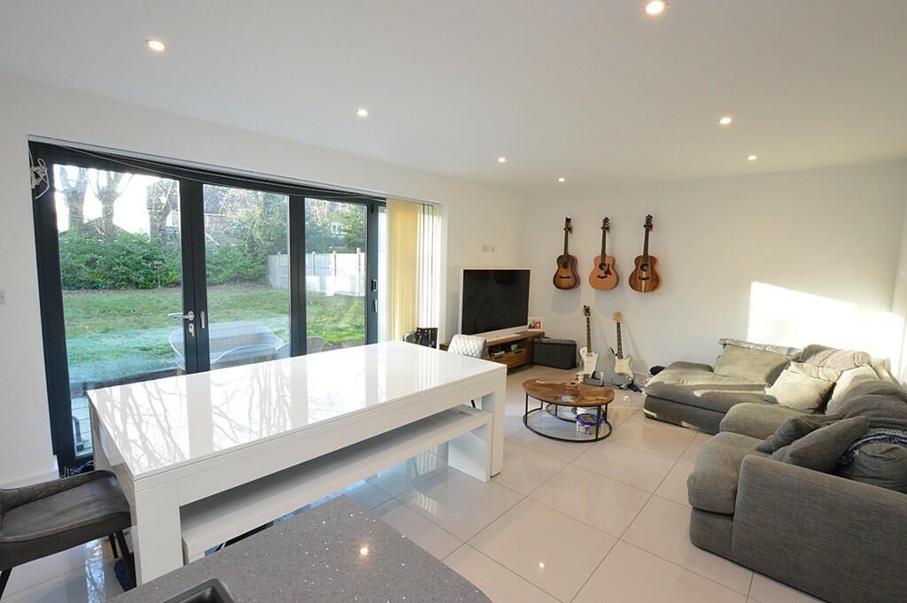 Dining family are...