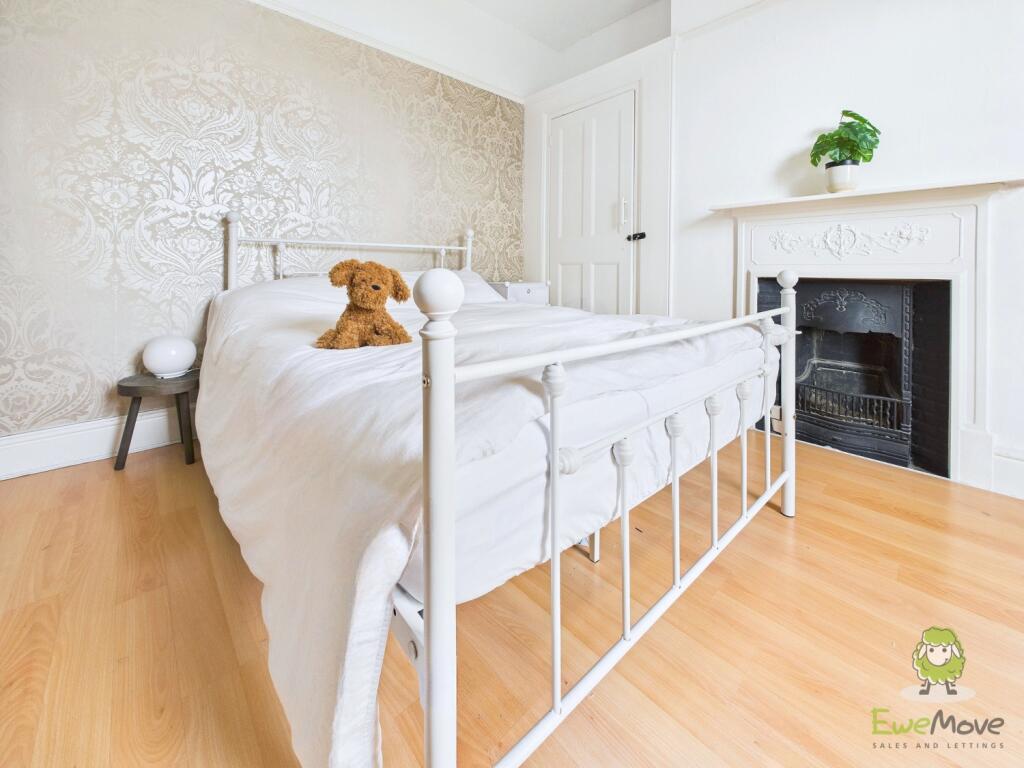 CAM01543G0-PR0161-STILL029