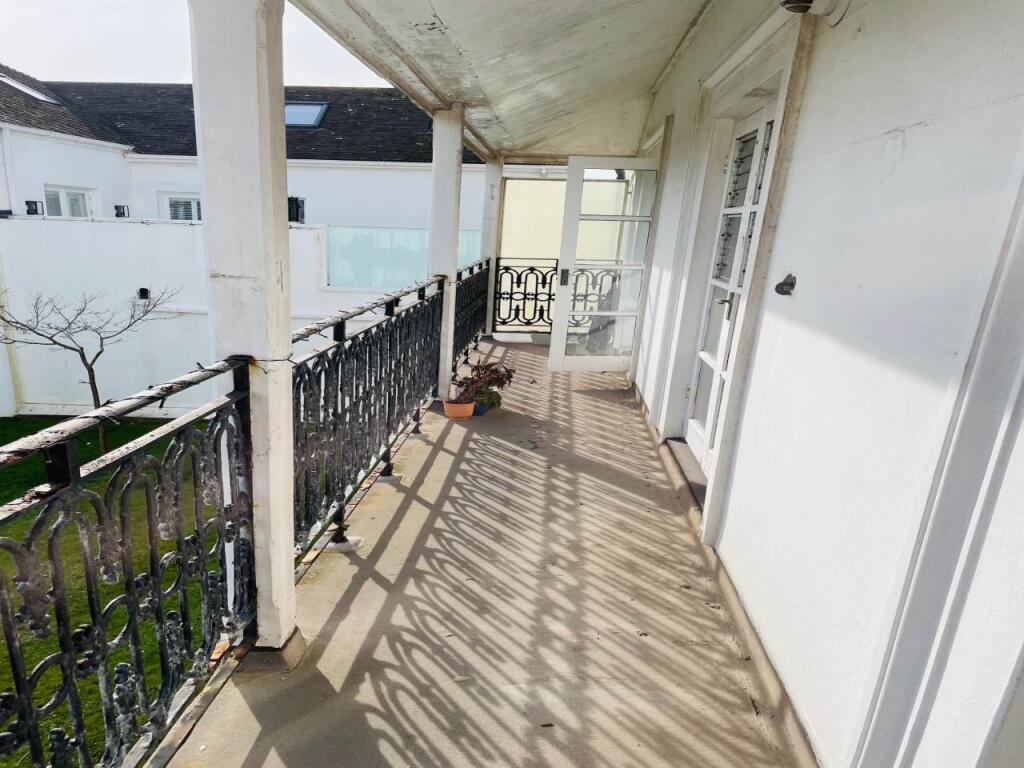 Balcony_2_Large