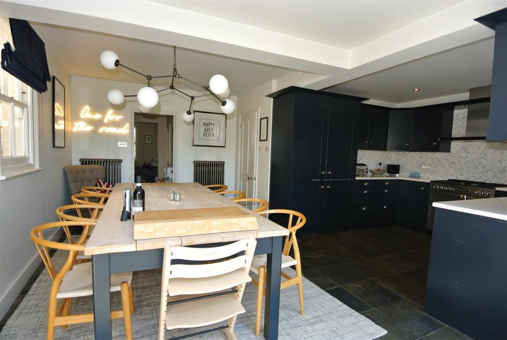 Dining &amp; Kitchen 2.JPG