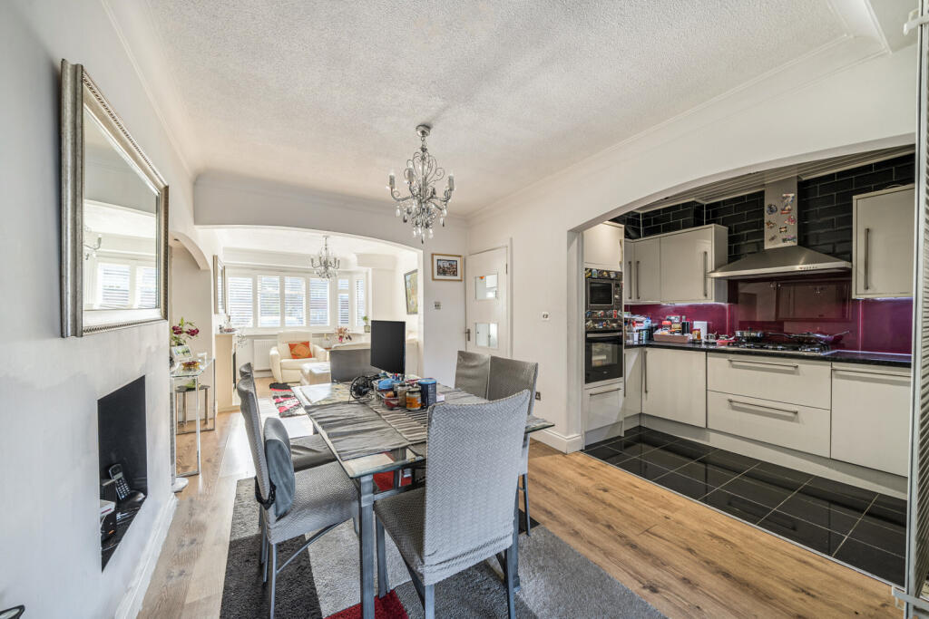 1357317-4-68cd8c3...