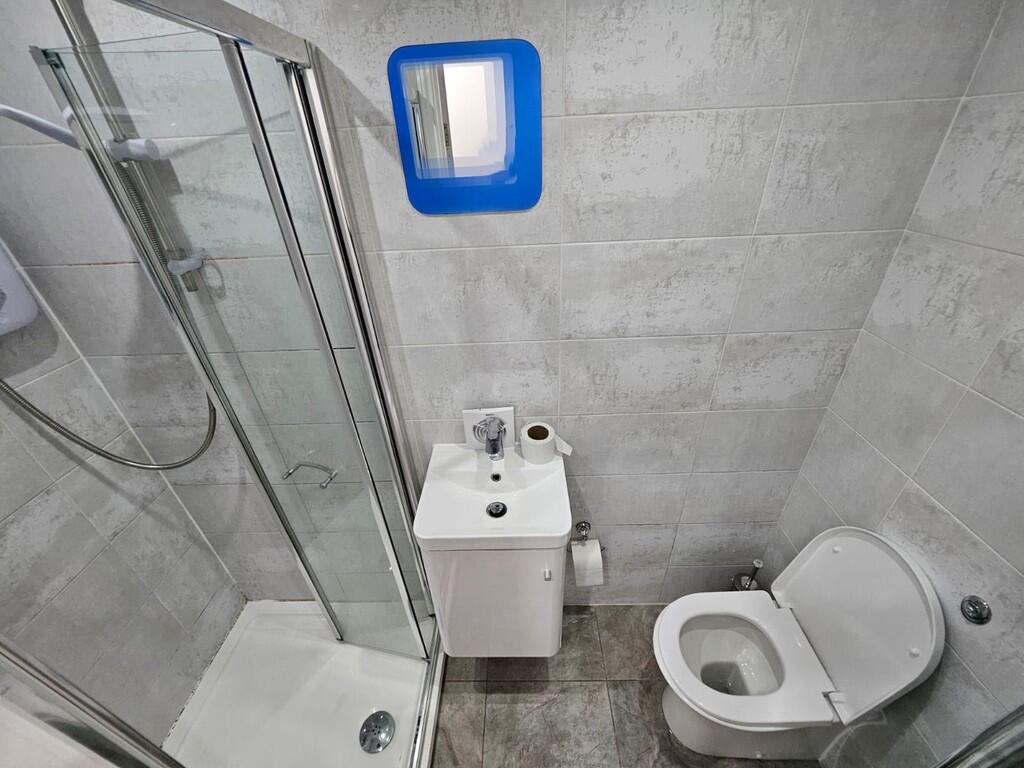 Downstaits WC