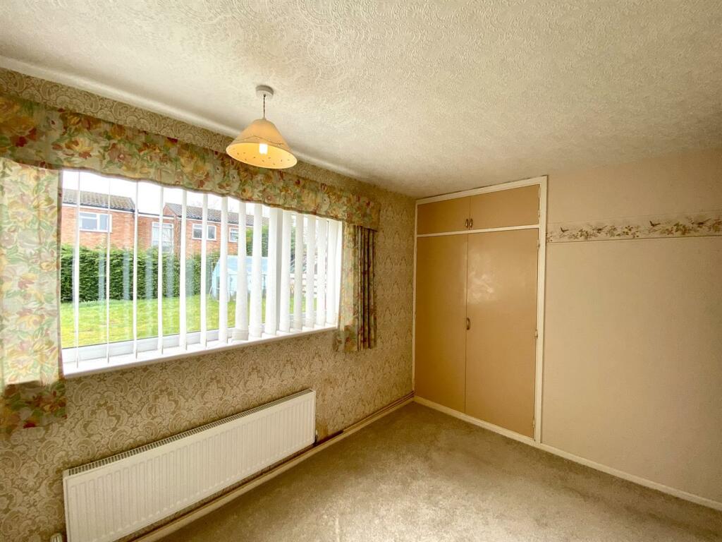 BEDROOM 2