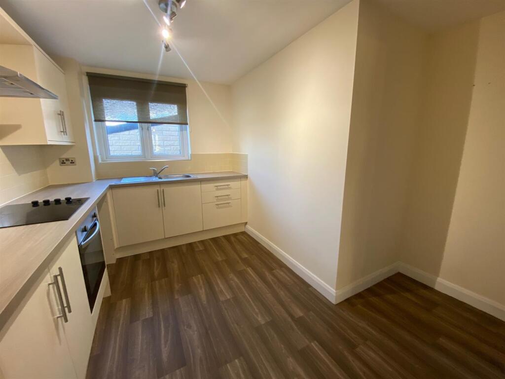 KITCHEN 1.jpg