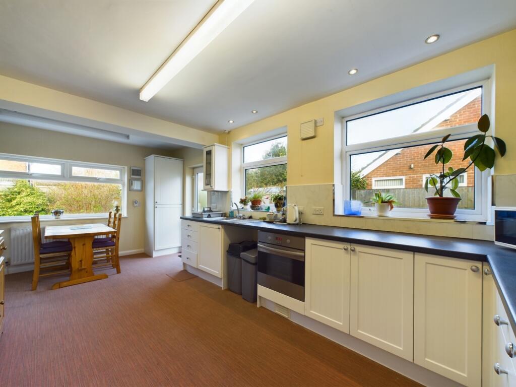 CAM02386G0-PR0095-STILL012