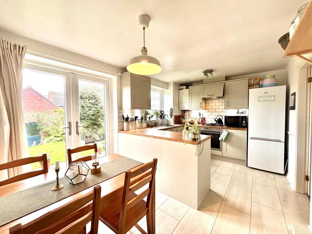 WhatsApp Image 2025-10-01 at 11.17.11_f378f816.jpg