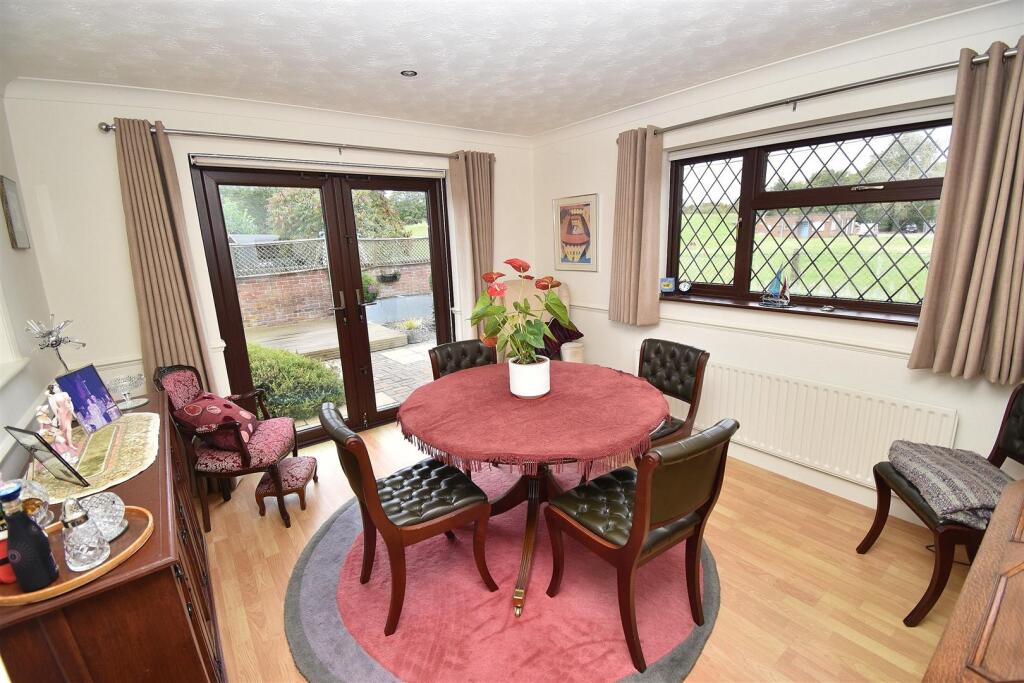 Dining Room.JPG