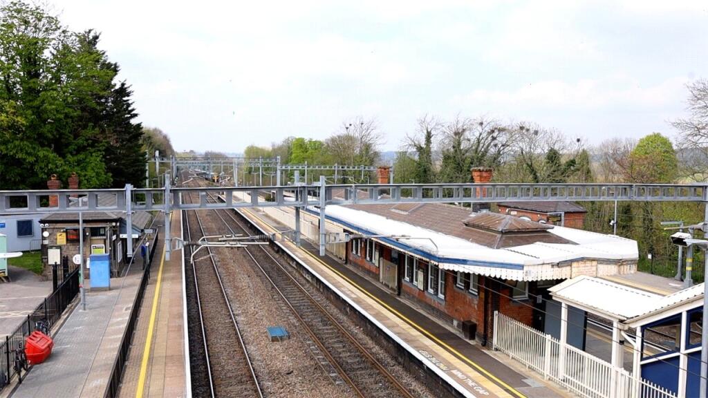 Tilehurst Station
