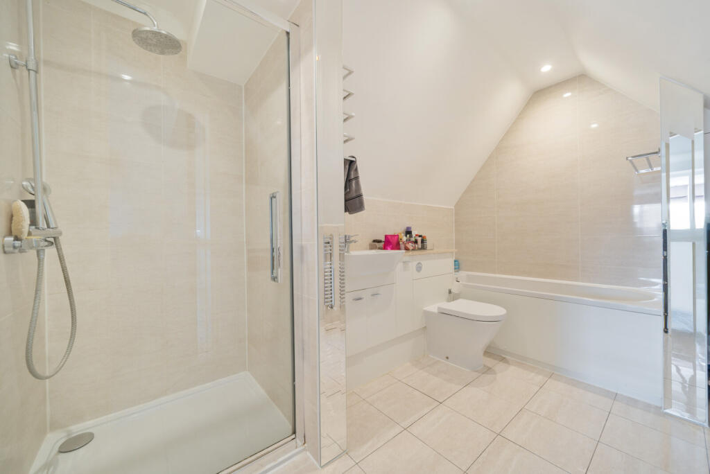 1310261-5-684be22...