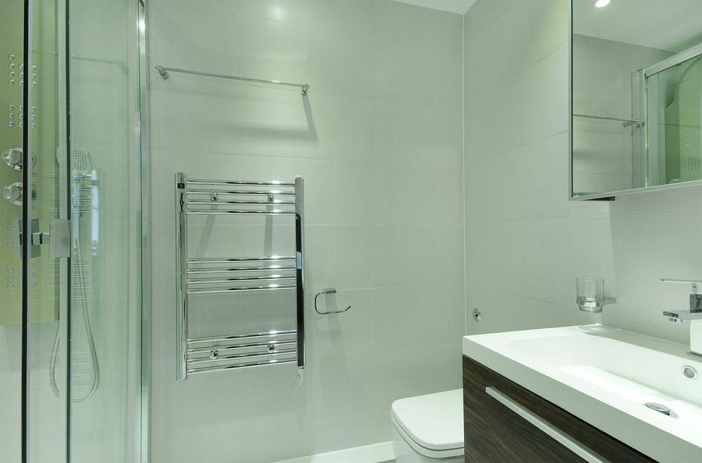 36 Boydell Court - Bathroom.jpg