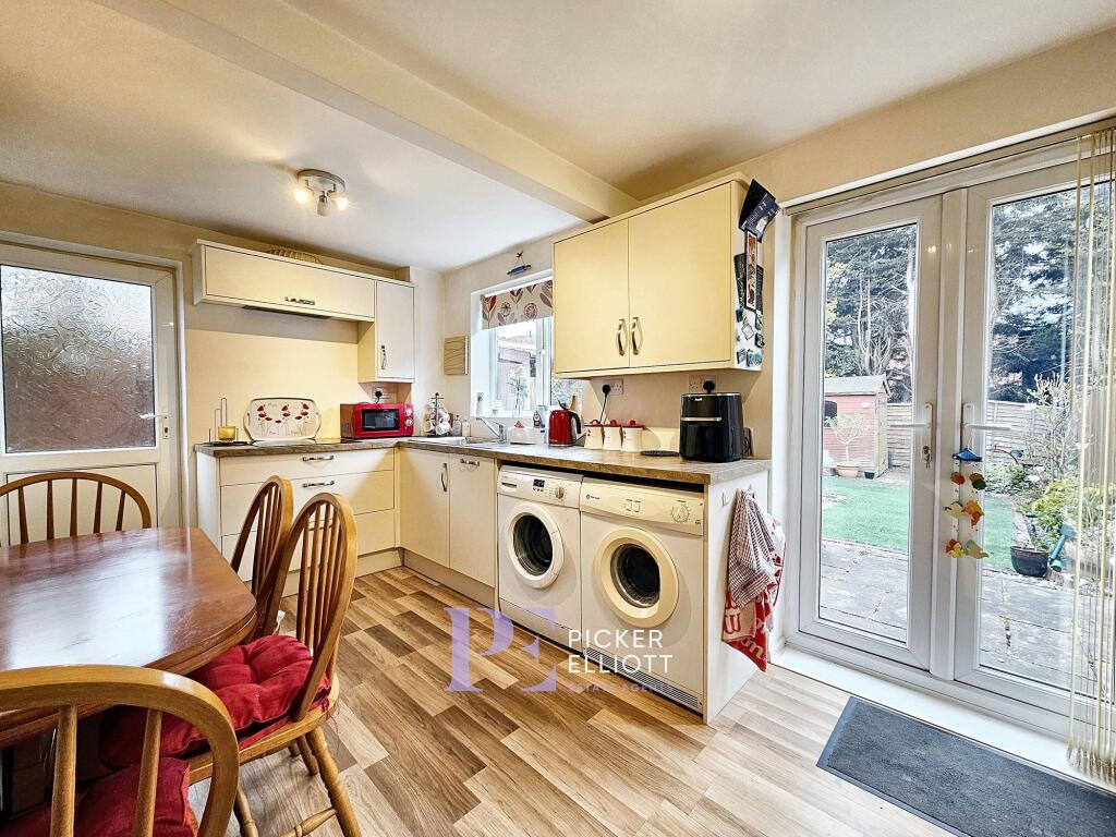 Kitchen dining room