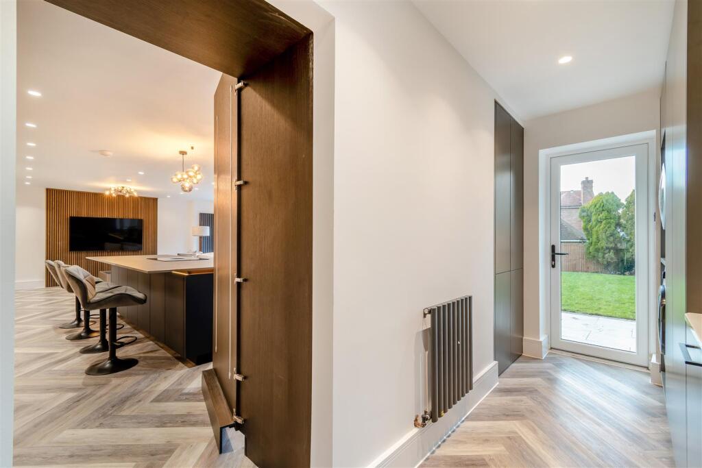 8628166-interior22.jpg