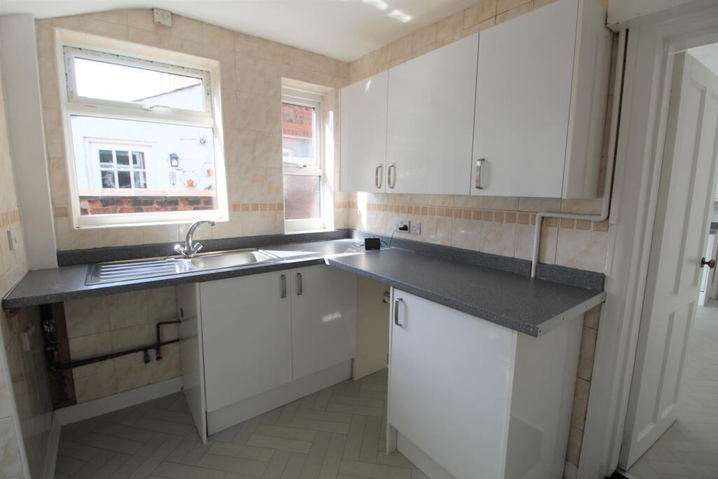 R Utility Room-min.jpg