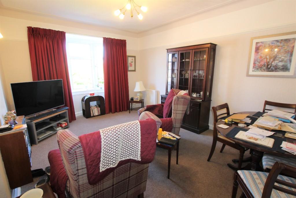 Dining/sitting room