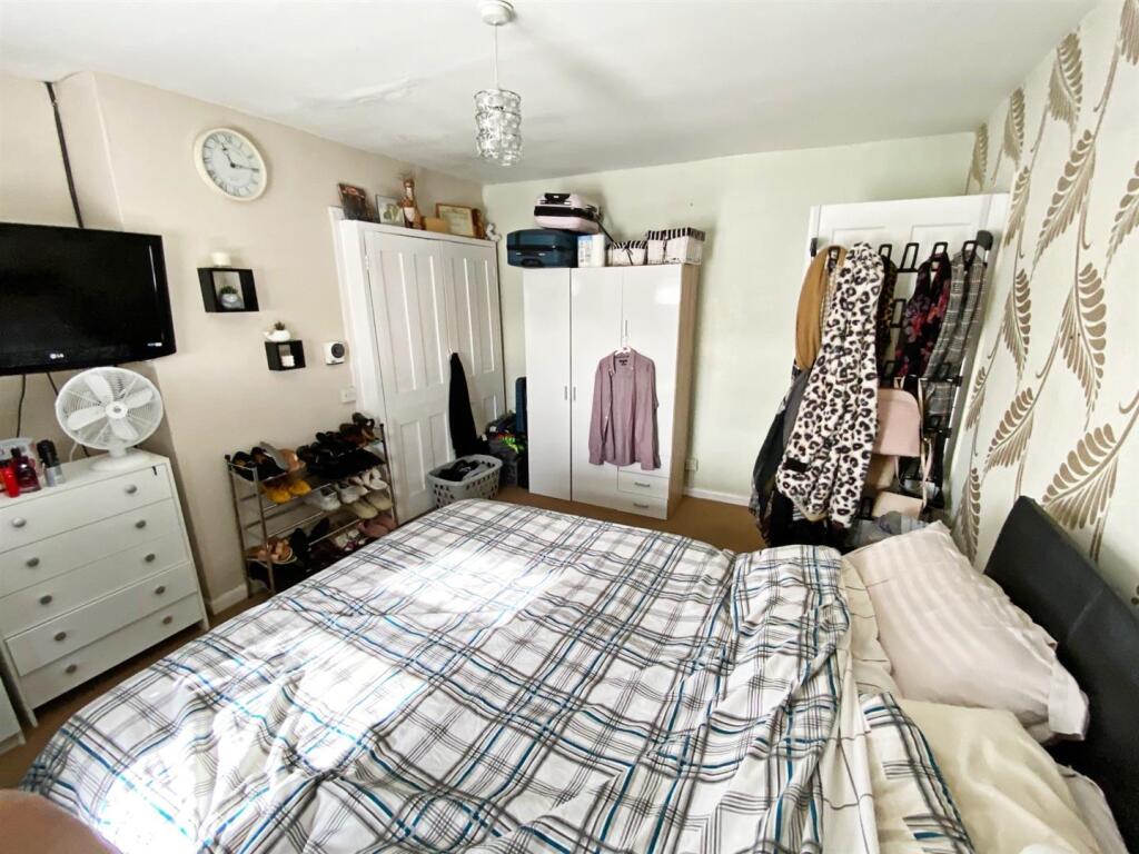 Bedroom one 1.jpg