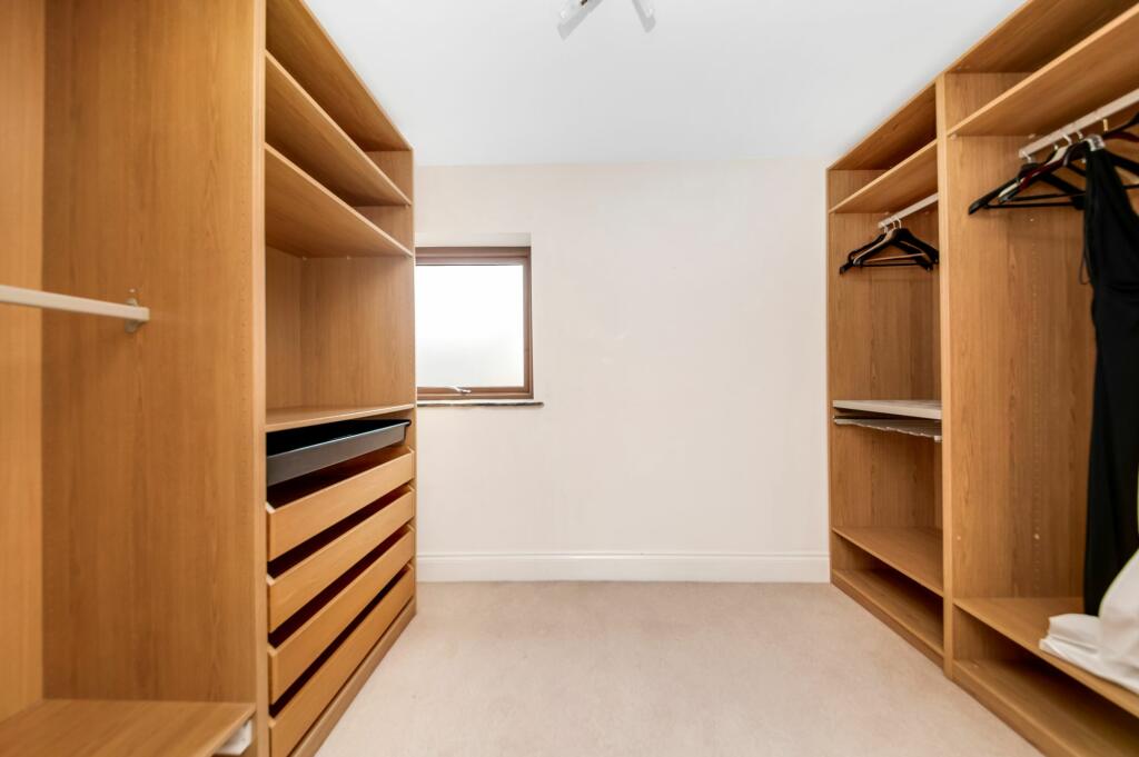 DRESSING ROOM