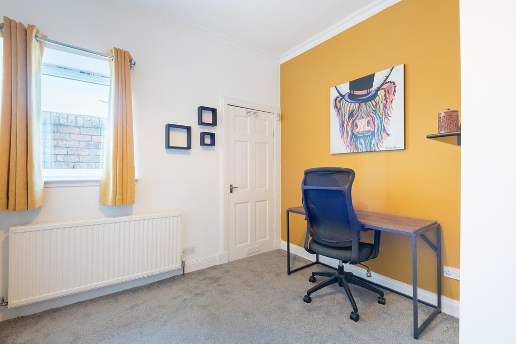 BEDROOM 4