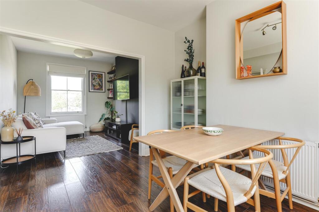 Downs Park Road-8.jpg